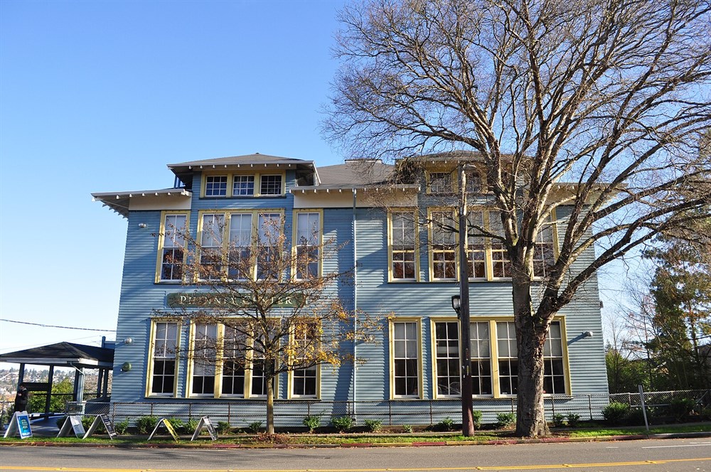 Phinney Center Blue Building (Phinney Ridge)