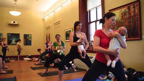 Baby Yoga & Play (precrawlers)
